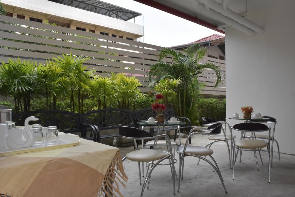 Nrv Place Apart Hotel Bangkok Bagian luar foto