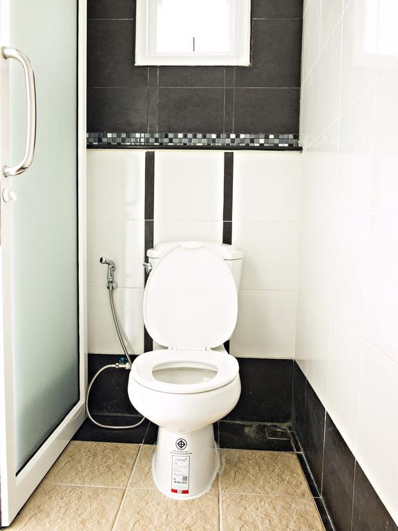 Nrv Place Apart Hotel Bangkok Bagian luar foto