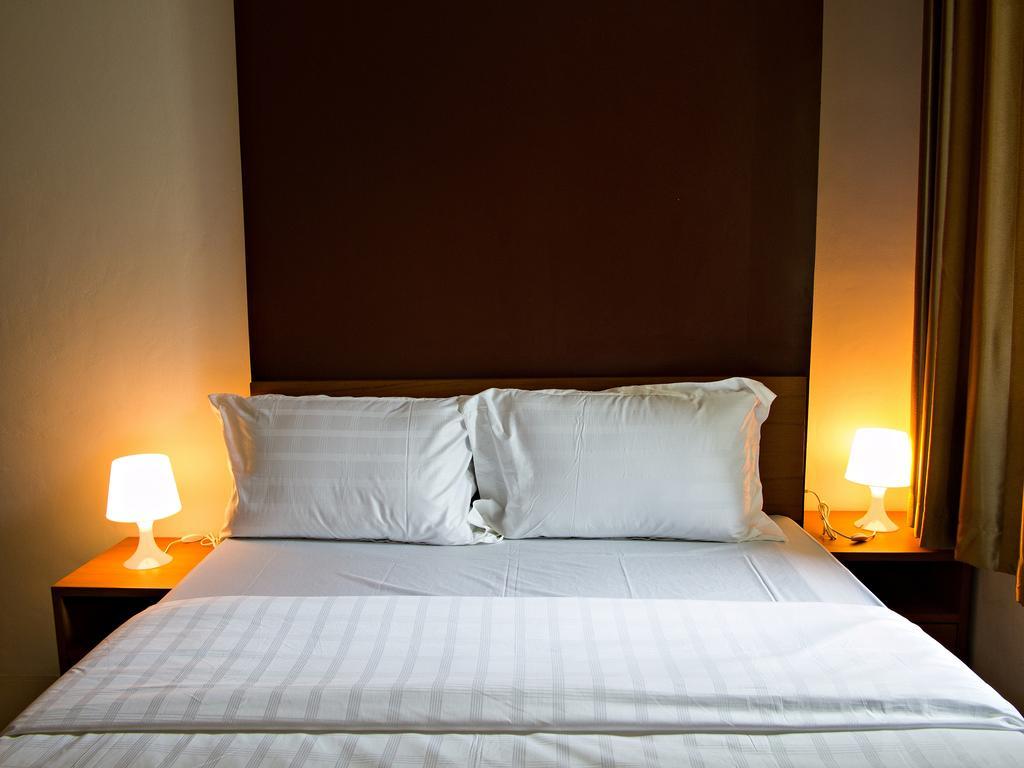 Nrv Place Apart Hotel Bangkok Bagian luar foto