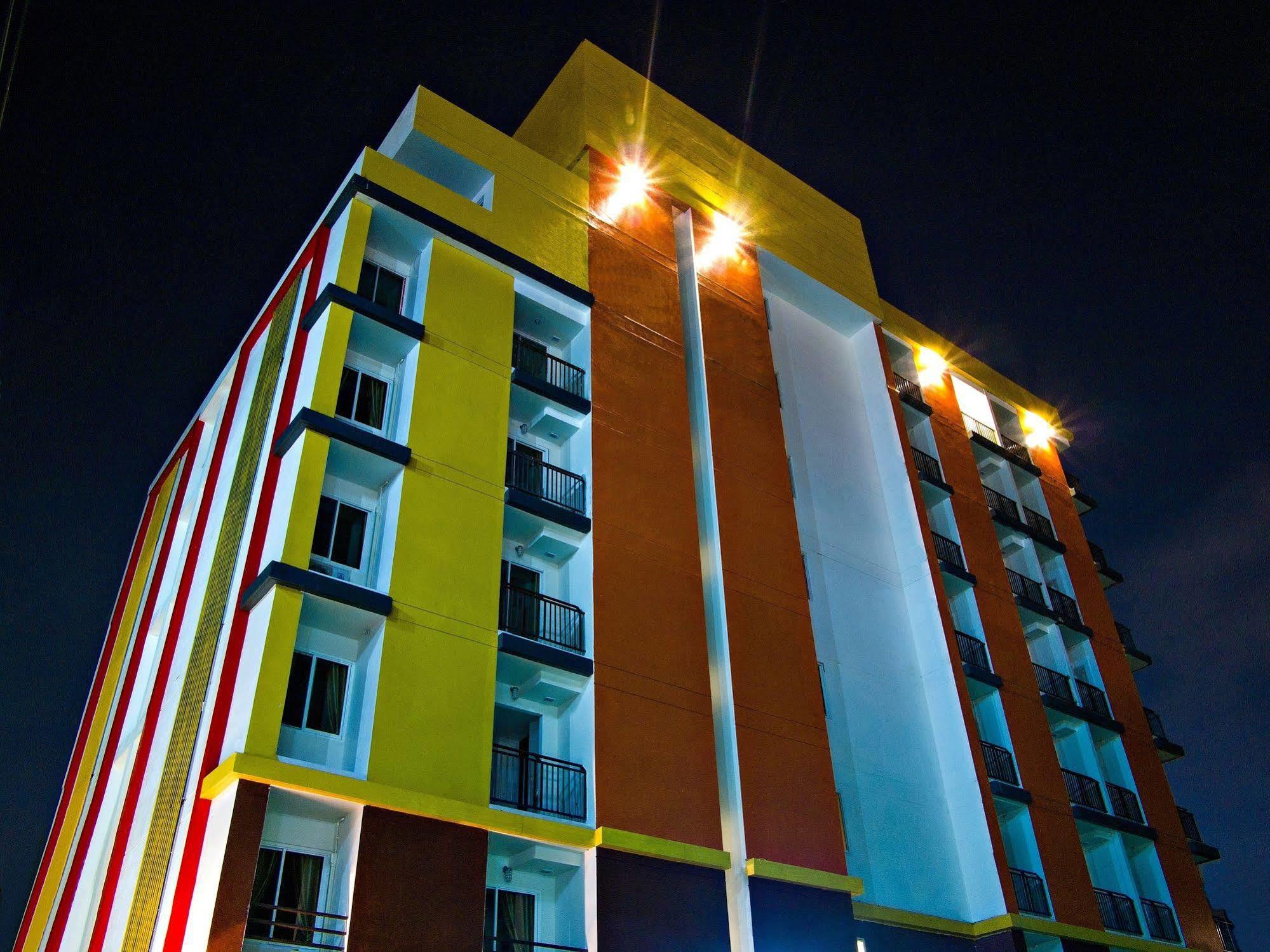 Nrv Place Apart Hotel Bangkok Bagian luar foto