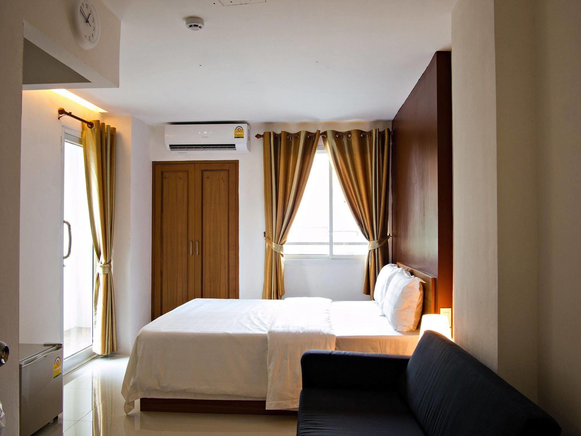 Nrv Place Apart Hotel Bangkok Bagian luar foto