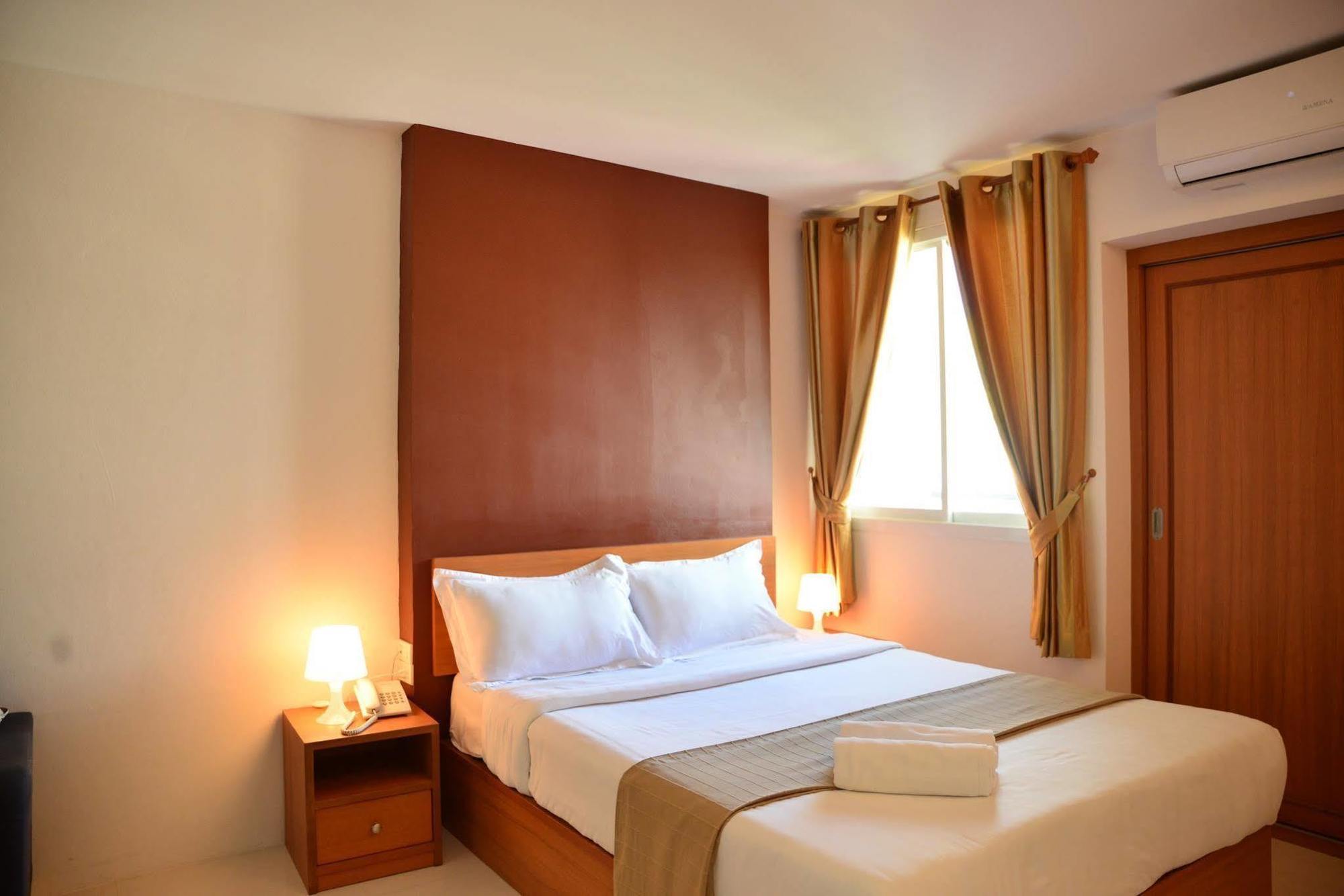 Nrv Place Apart Hotel Bangkok Bagian luar foto