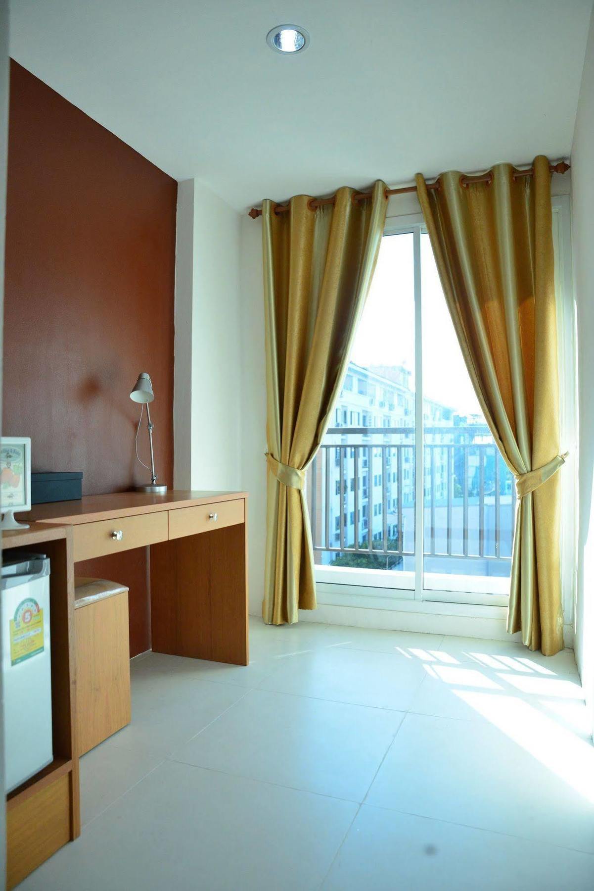Nrv Place Apart Hotel Bangkok Bagian luar foto