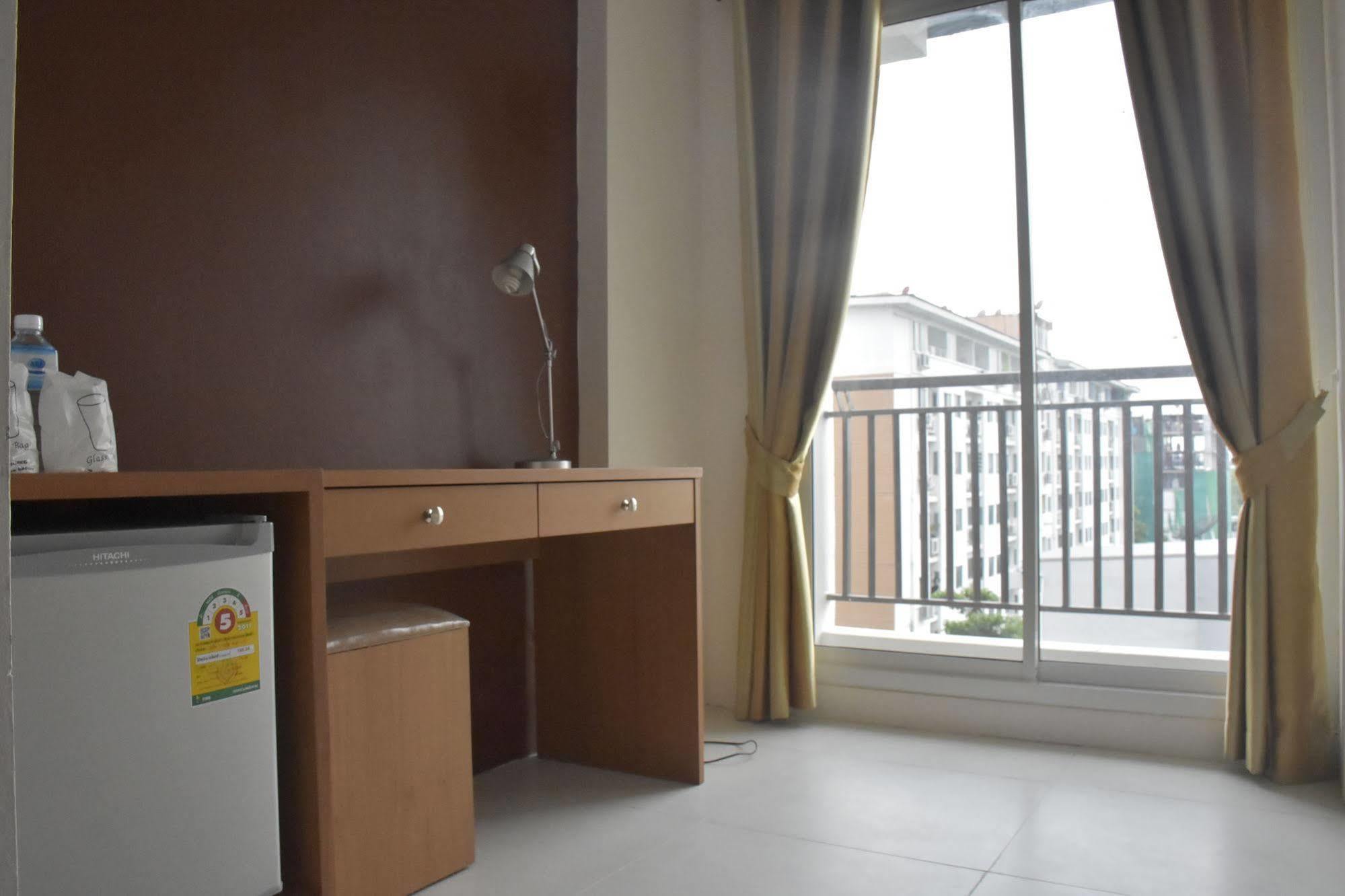 Nrv Place Apart Hotel Bangkok Bagian luar foto