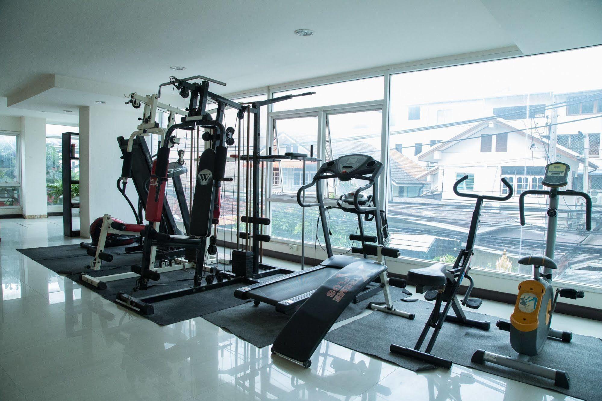 Nrv Place Apart Hotel Bangkok Bagian luar foto